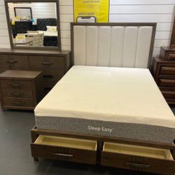*Spooky Sale Event*---Carolina Charming Storage King Platform Bed And Dresser/Mirror Sets---Delivery And Easy Financing 👍