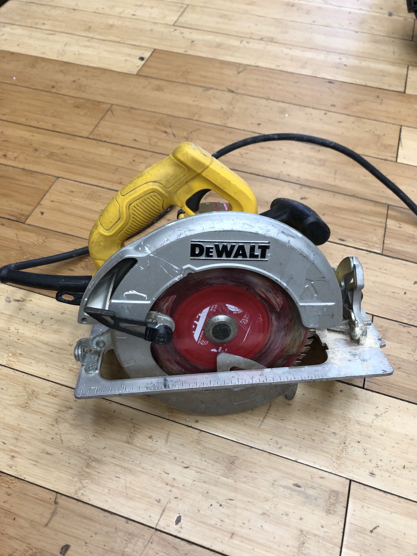Dewalt 7-1/4 Circular Saw