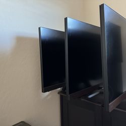 3 Ben Q 4k Monitors 32”