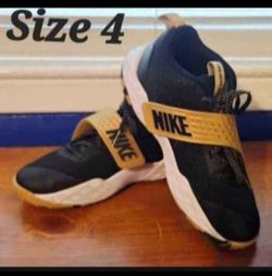 Nike shoes boys size 4