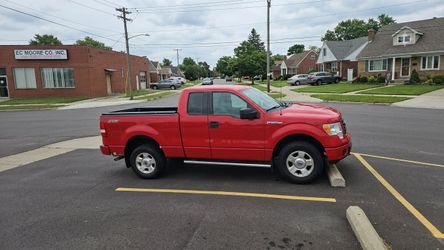 2004 Ford F-150 SuperCab 4x2 V8 – Runs Great – Clean Truck
