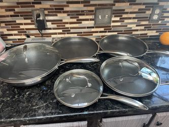 8 Piece hexclad Hybrid Cookware Set for Sale in Federal Way, WA