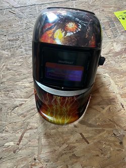 Welding helmet