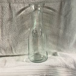 24 Glass Carafes - 33oz/1 Liter