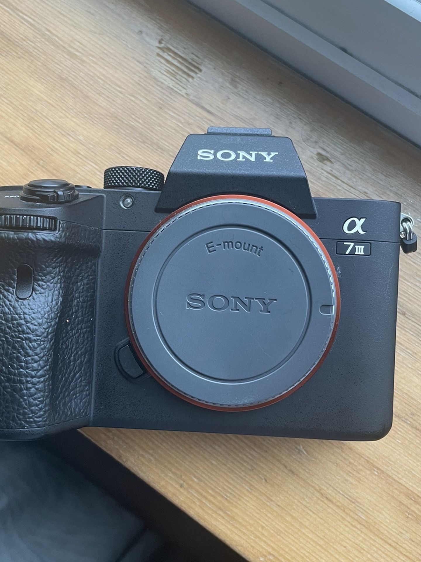Sony A7iii (Perfect condition, with box!!)