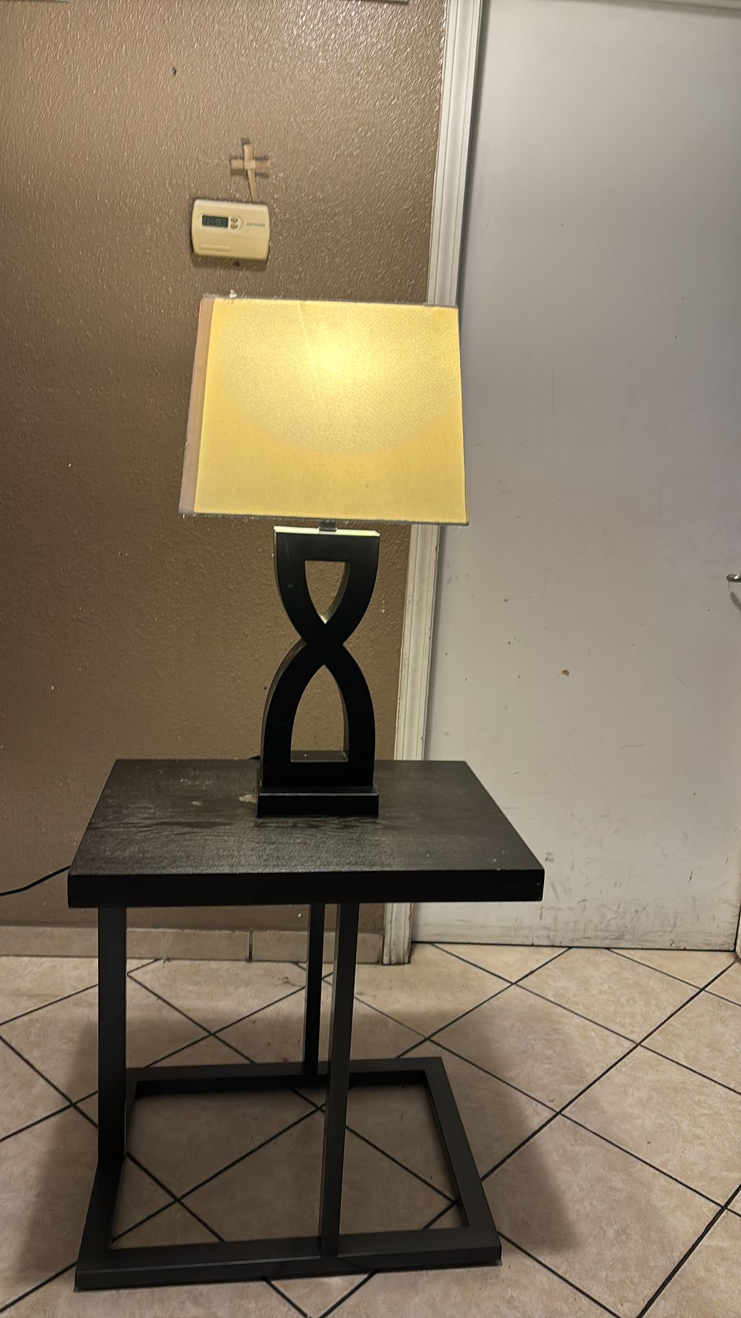 2 tables and 2 lights