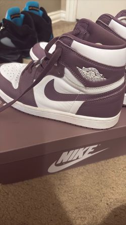 lilac purple jordan 1s (with box)