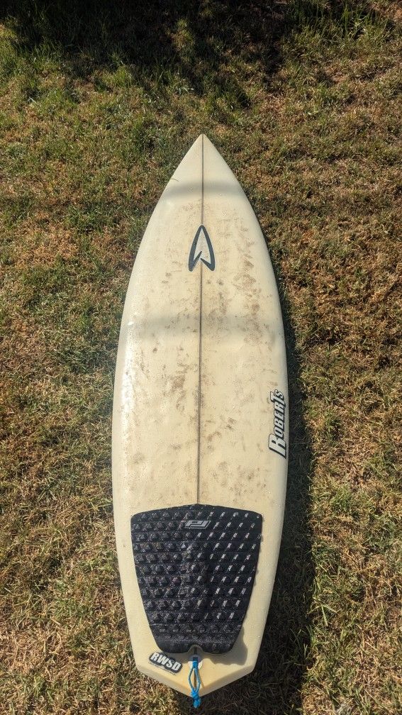 Roberts 5'7" Black Diamond Surfboard 