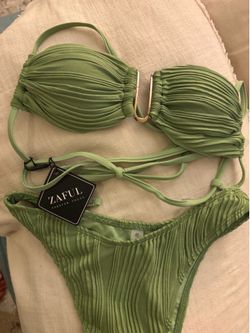 Bathing suits/swimwear/bikinis
