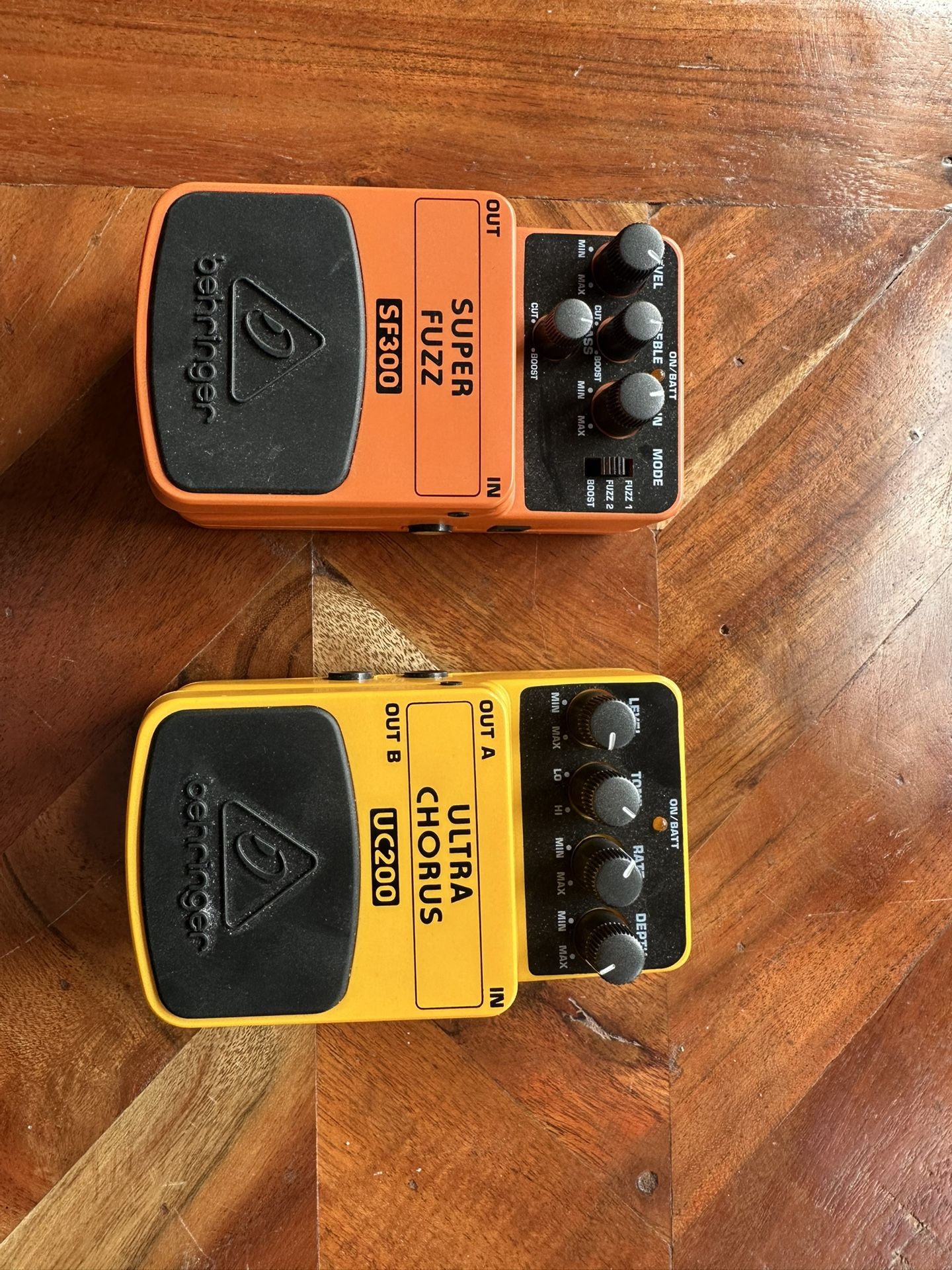 Guitar FX Pedals (Fuzz + chorus)