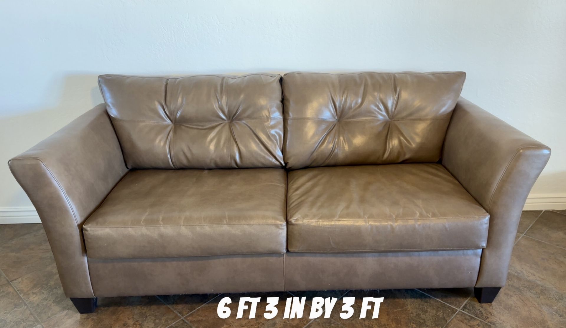 Loveseat 