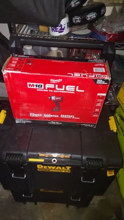 Milwaukee
 M18 FUEL 18V Lithium-lon
Brushless Cordless 1/2 in.
Impact Wrench w/Friction
Ring Kit w/One 5.0 Ah Battery
and Bag