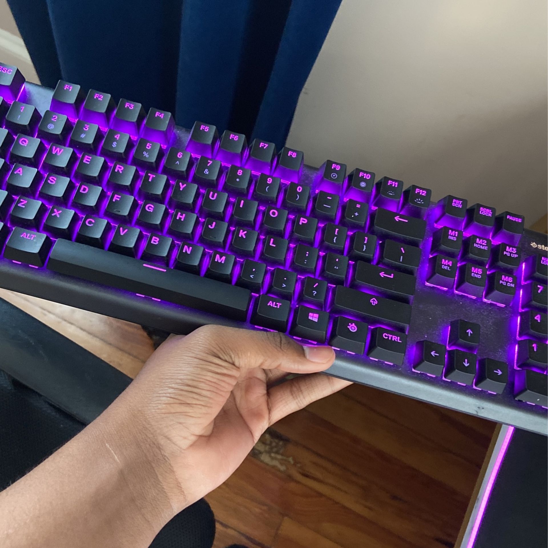 Steelseries Apex 5 Keyboard 