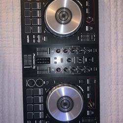 Dj Controller W/Case