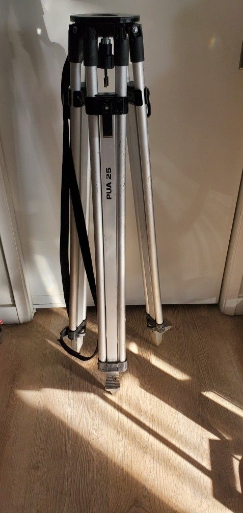 HILTI PUA 25 Heavy-Duty Aluminum Survey Tripod for Laser Level