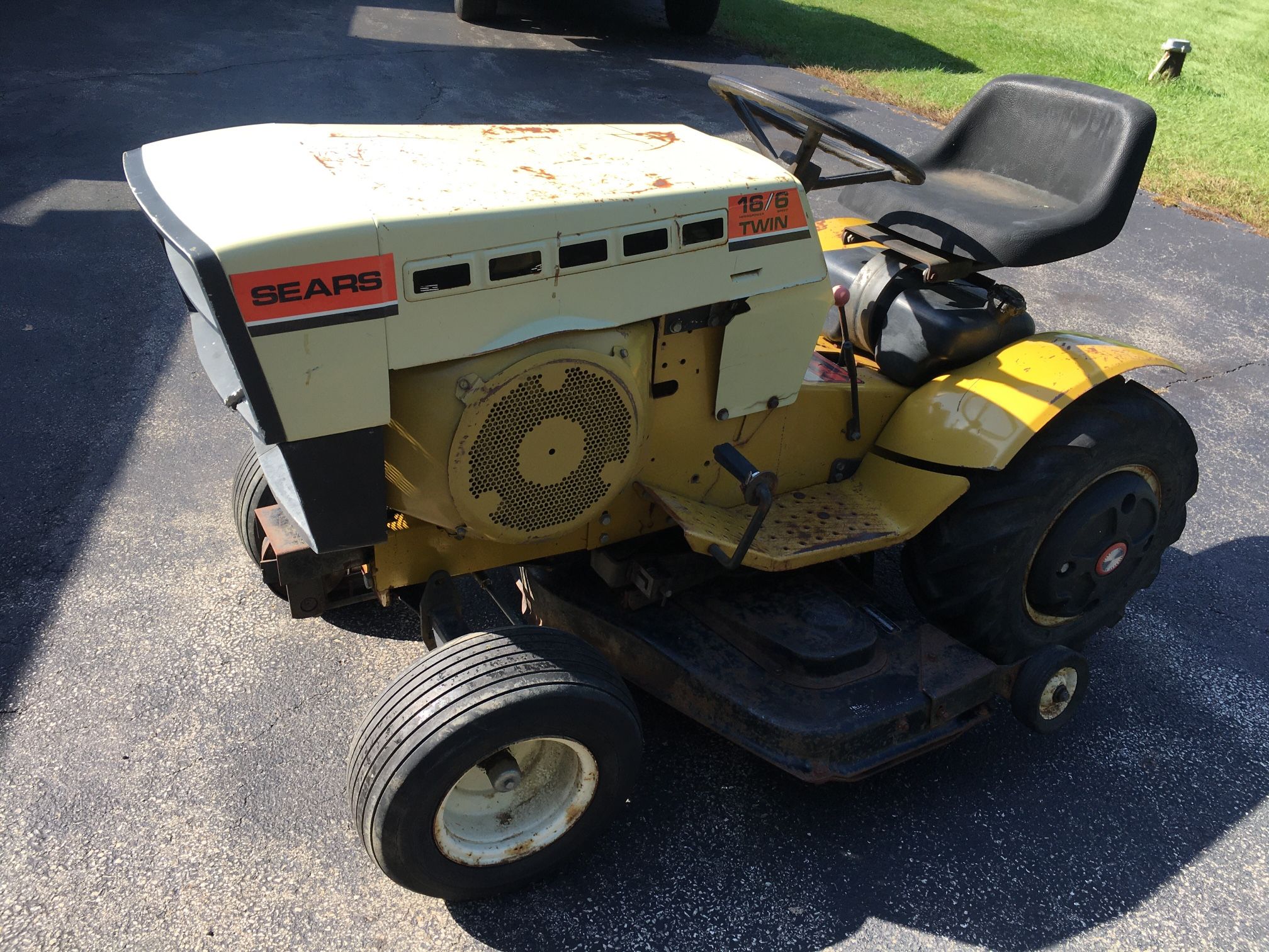 (price Drop) VINTAGE SEARS SUBURBAN 16/6 Tractor ~ Mower Deck