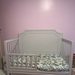 Convertible crib/toddler Bed 