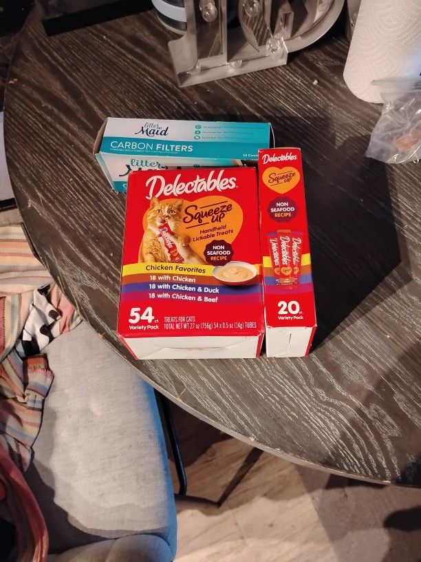 Cat Treats And Litter Pan Smelly Good Stuff 6 Left Out Of Box