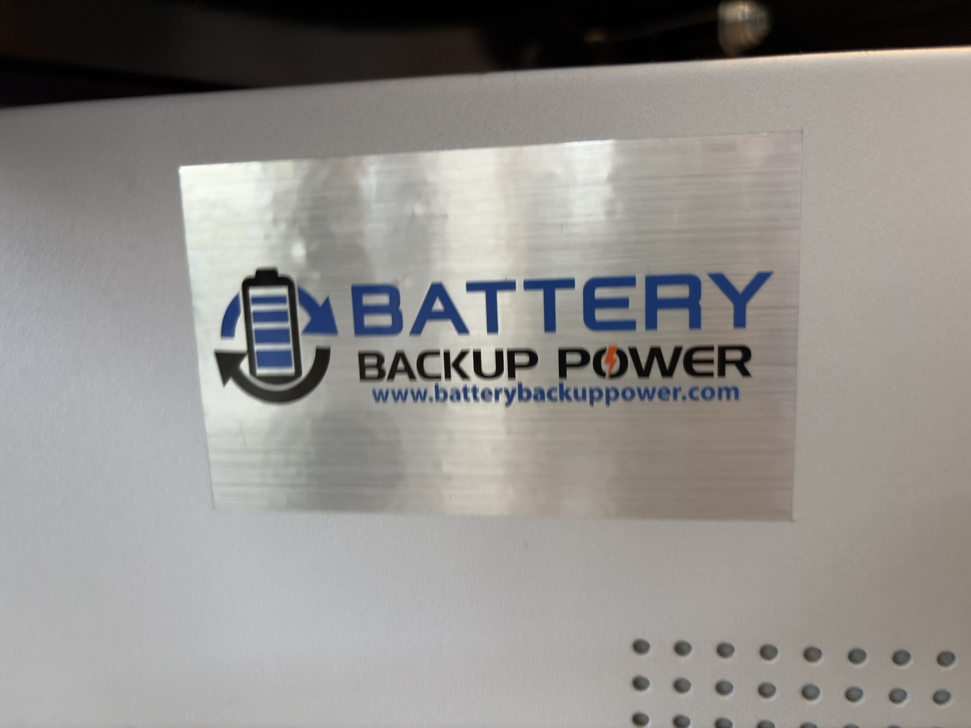 VDG Vanguardd 2000 UPS Battery Backup
