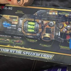 WowWee W3413 Light Strike Assault Striker S.R.-143