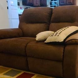 Like new love seat