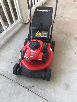 Like new Troy Bilt lightweight push lawnmower