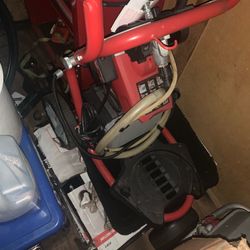 Milwaukee Airless/Finish Paint Sprayer