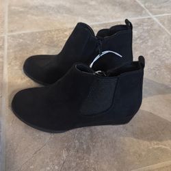 Brand New Harper Canyon Girls Black Boots Size 4