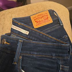 New levi's skinny jeans