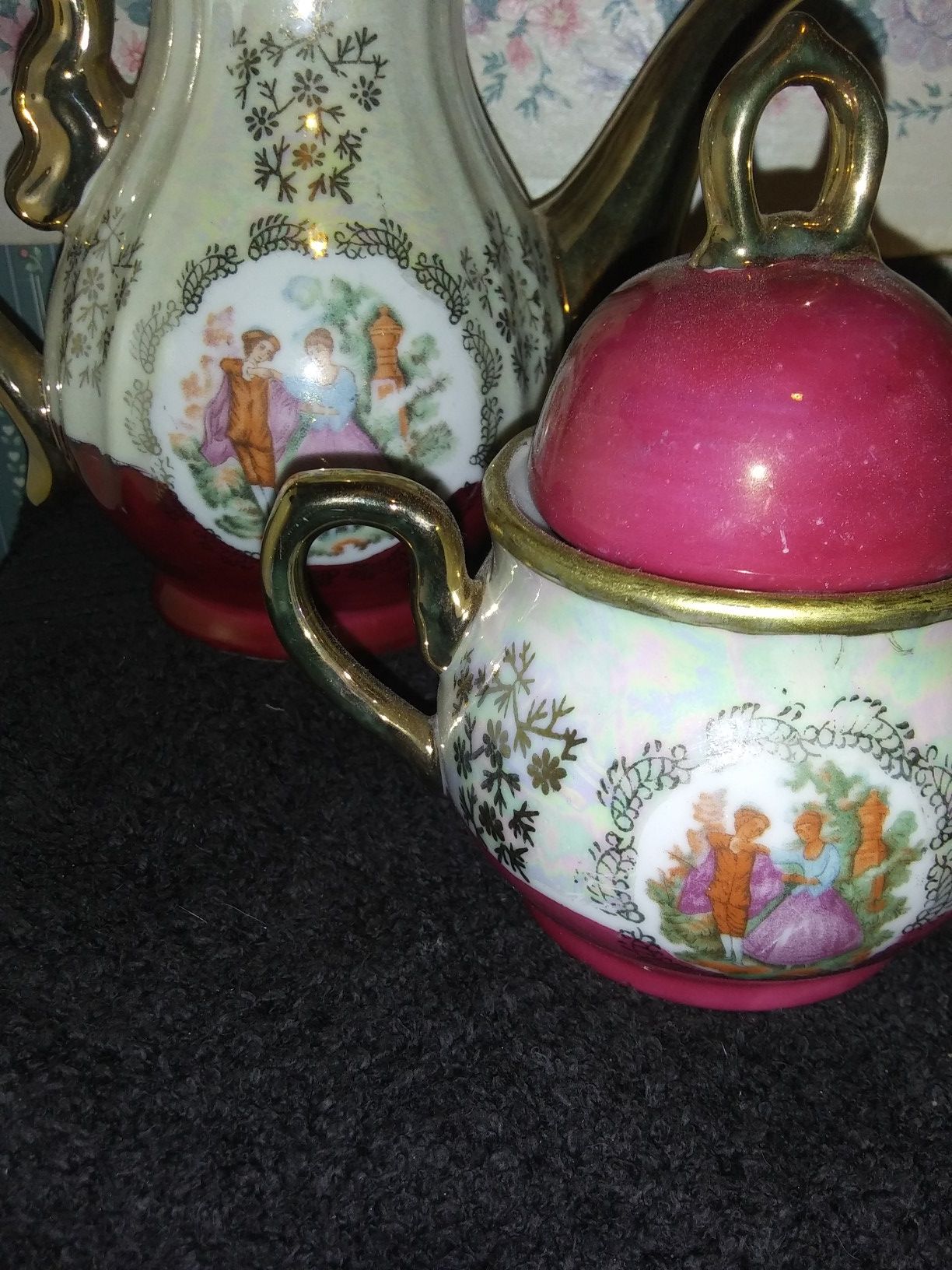 Vintage teapot with sugar dish with lid