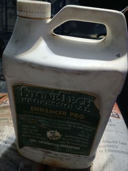 Bottle of Stonetech sealer enpregnator professional