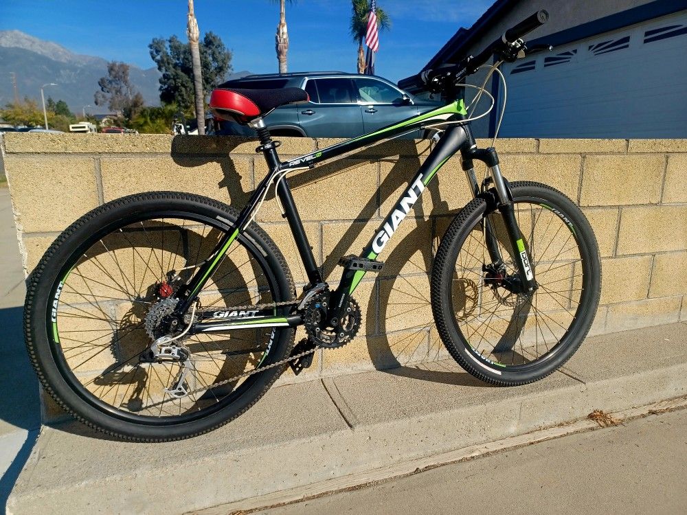 Giant Revel Mountain Bike 