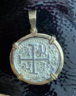 Atocha shipwreck coin pendant in 14Kt solid gold bezel
