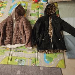 Chamarras Para Nin̈a En Perfectas Condiciones $6 Cada Uno 