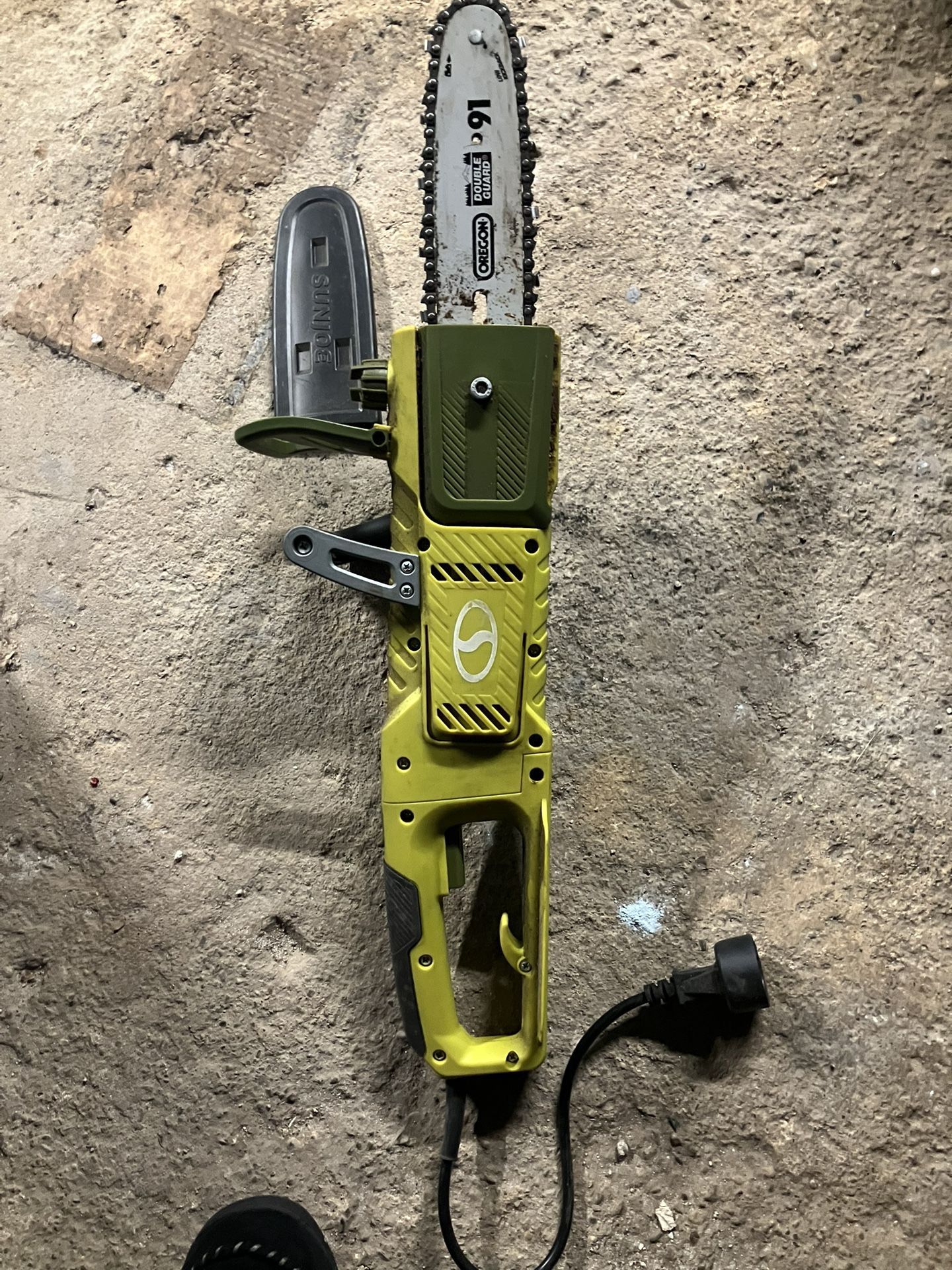 Sun Joe SWJ802E electric pole saw