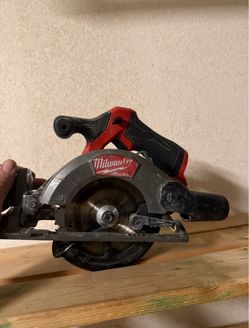 Milwaukee skillsaw