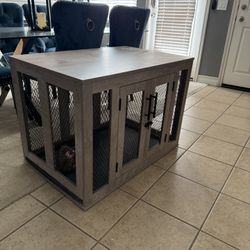 Wooden Dog Crate / Furniture-Style Kennel – Excellent Condition