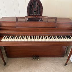 Spinet Piano