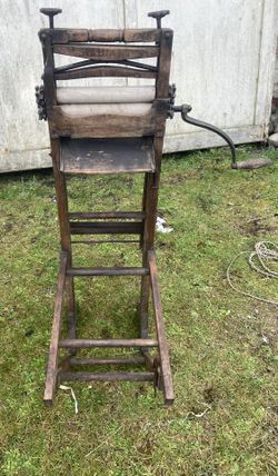  Antique Folding Bench Wringer