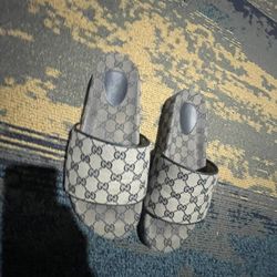 Gucci flip flops