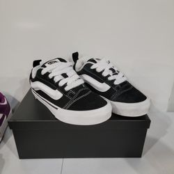 Vans Black And White Size 2