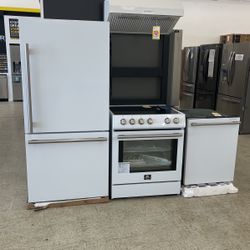 New Kitchen Set Available- Finance Available 