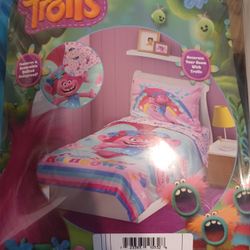 Trolls 4 Piece Toddler Bedding Set