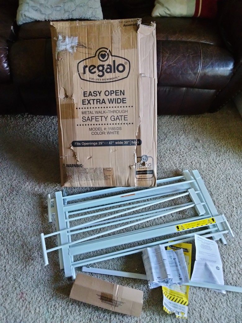 Regalo Baby Safety Gate