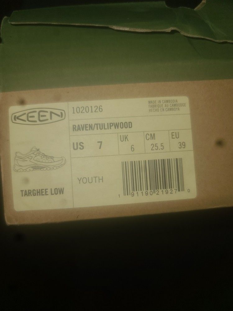 Keen Shoes Size 7