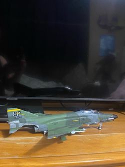 I’m selling a metal collectible airplane; it measures exactly 16 “ inches long. I paid 145 for it; I’m only asking 35. Firm price.