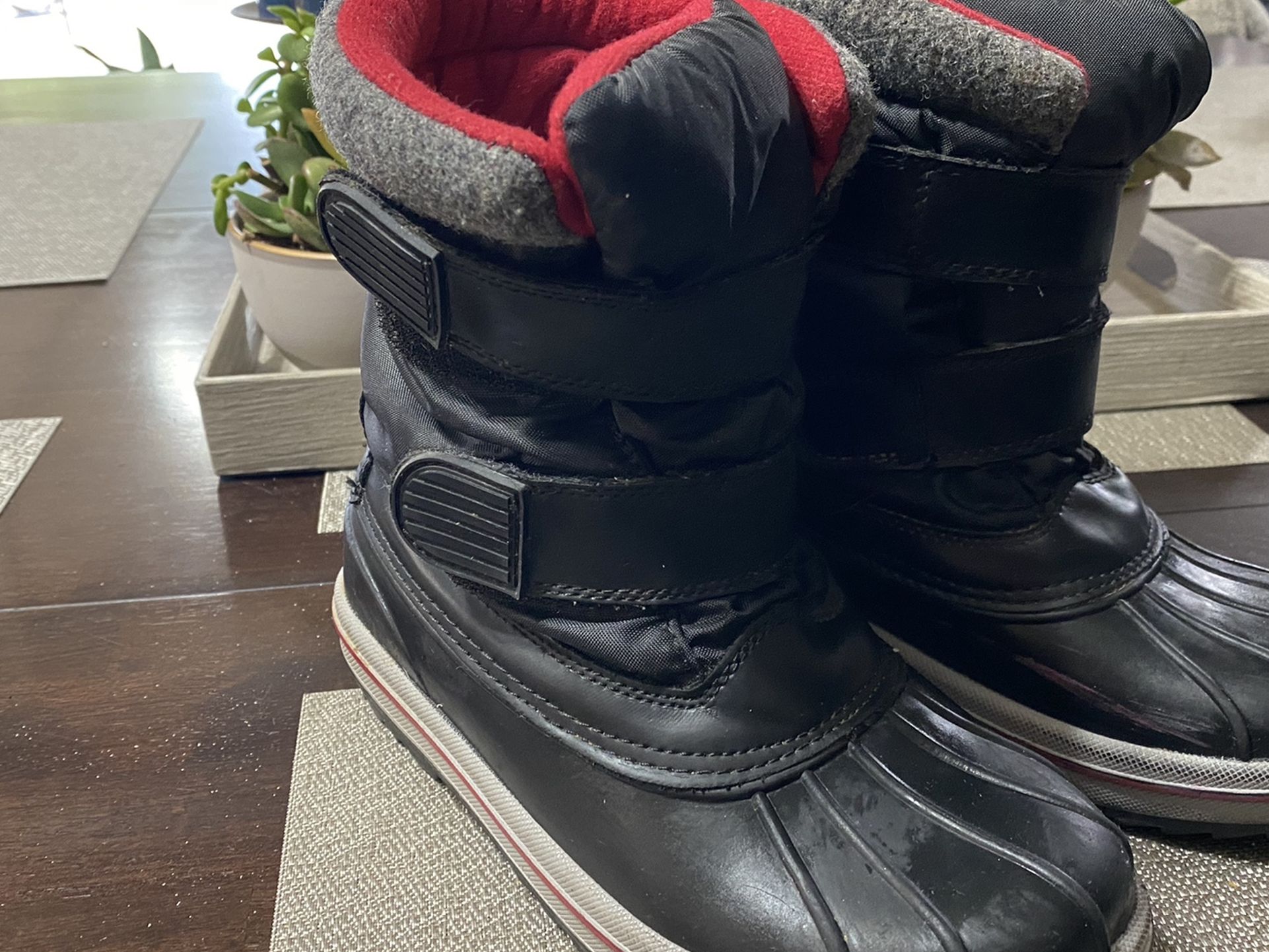 Snow Boots Youth Size 2