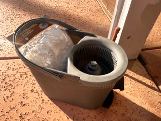 SPIN MOP w TWO REFILLS