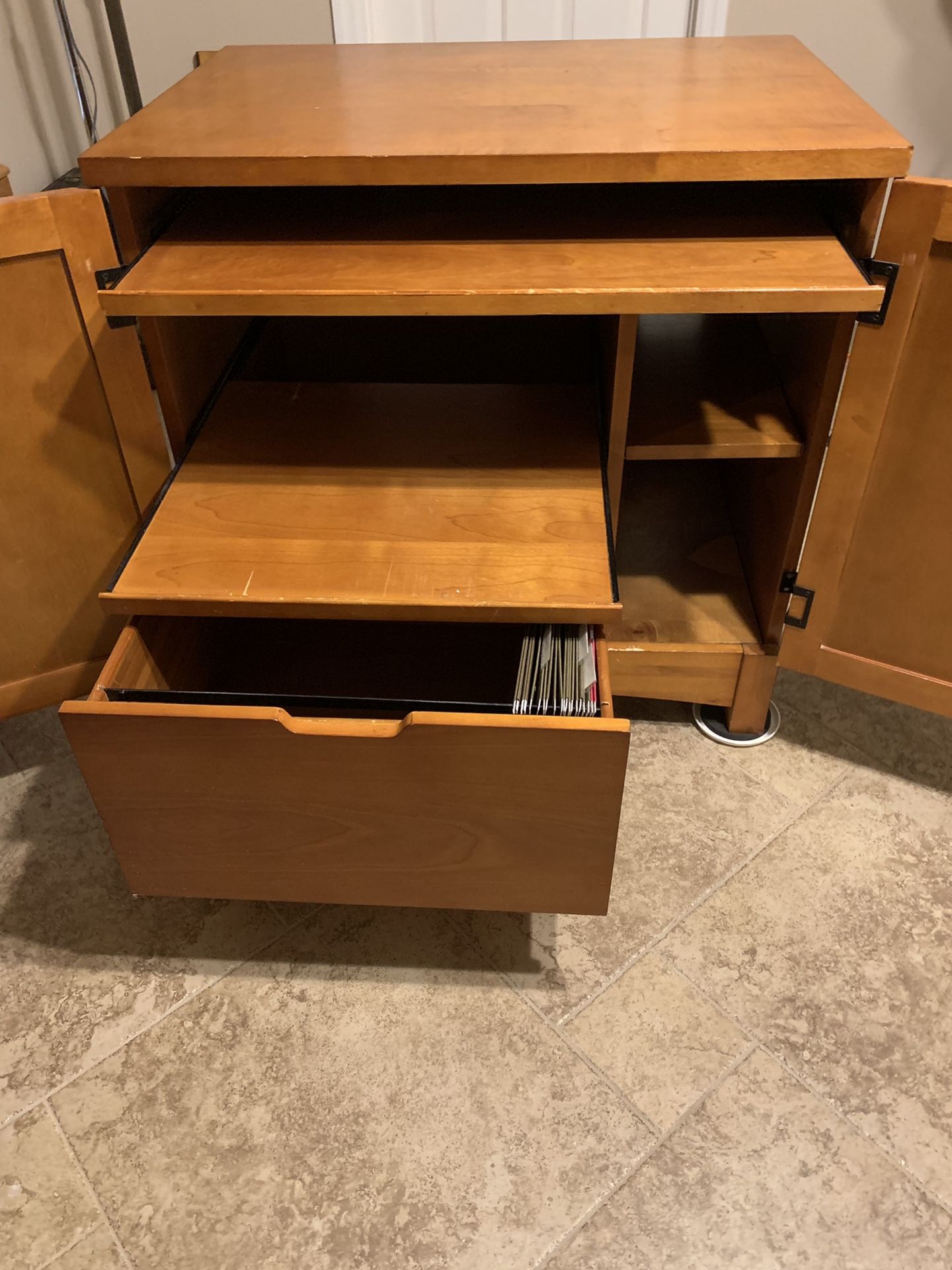 Desk compact solid