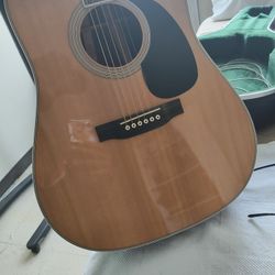 Martin D-35 With Hard Case 